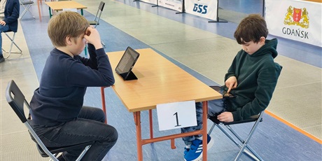 Powiększ grafikę: wyniki-i-miedzyszkolnego-turnieju-szachowego-laufer-688630.jpg