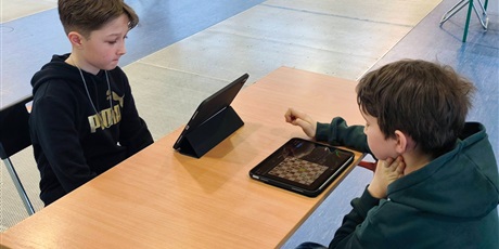 Powiększ grafikę: wyniki-i-miedzyszkolnego-turnieju-szachowego-laufer-688635.jpg