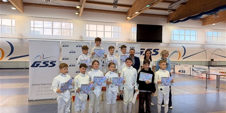 Powiększ grafikę: xxiv-turniej-szermierczy-klas-ii-i-iii-688221.jpg