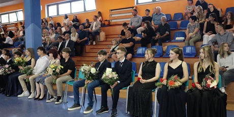 Powiększ grafikę: zakonczenie-roku-klas-osmych-24-25-629342.jpg