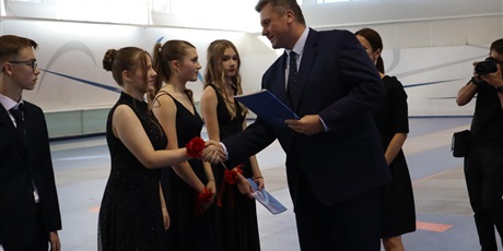 Powiększ grafikę: zakonczenie-roku-klas-osmych-24-25-629349.jpg