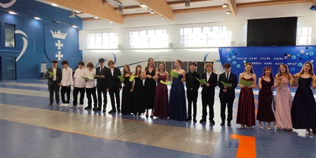 Powiększ grafikę: zakonczenie-roku-klas-osmych-704646.jpg
