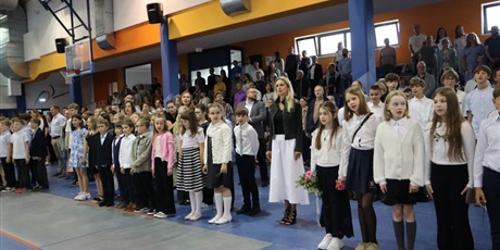 Powiększ grafikę: zakonczenie-roku-szkolnego-24-25-629899.jpg