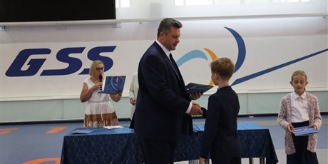 Powiększ grafikę: zakonczenie-roku-szkolnego-24-25-629912.jpg