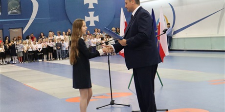 Powiększ grafikę: zakonczenie-roku-szkolnego-24-25-629919.jpg
